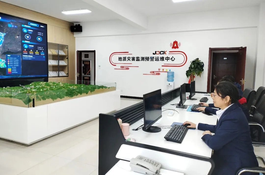 坚守防汛一线 | 我公司扎实开展强降雨期间地质灾害监测预警防范工作